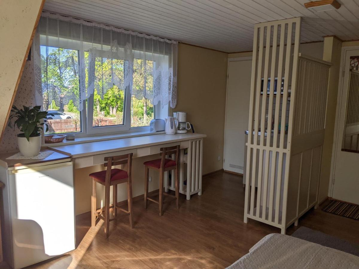 Pärna Guesthouse&Apartments Kuressaare Extérieur photo